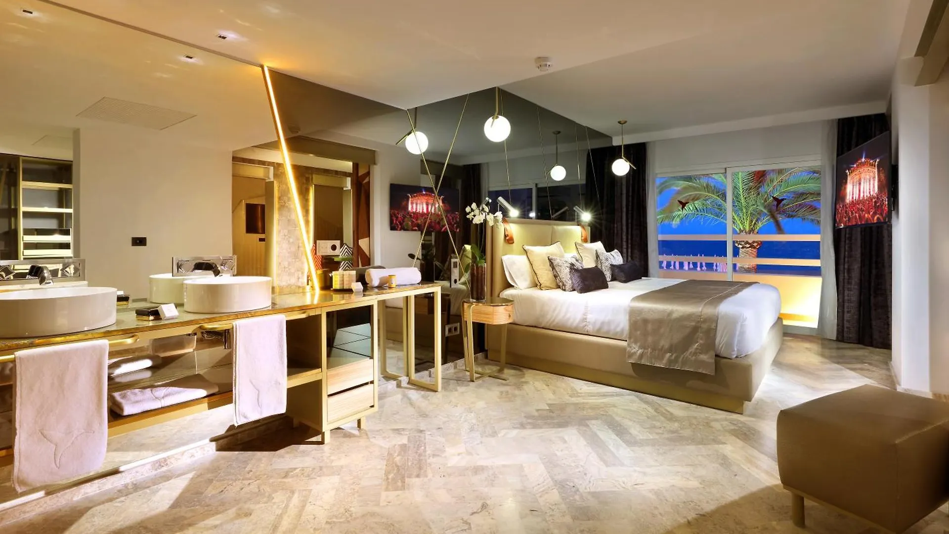Ushuaia Ibiza Beach Hotel - Adults Only - Club Entrance Included プラヤ・デン・ボッサ