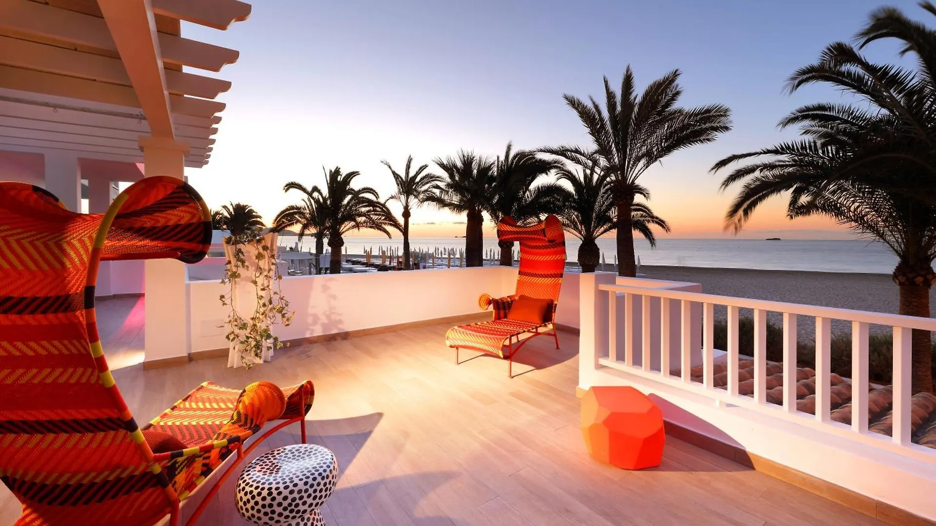 Ushuaia Ibiza Beach Hotel - Adults Only - Club Entrance Included プラヤ・デン・ボッサ
