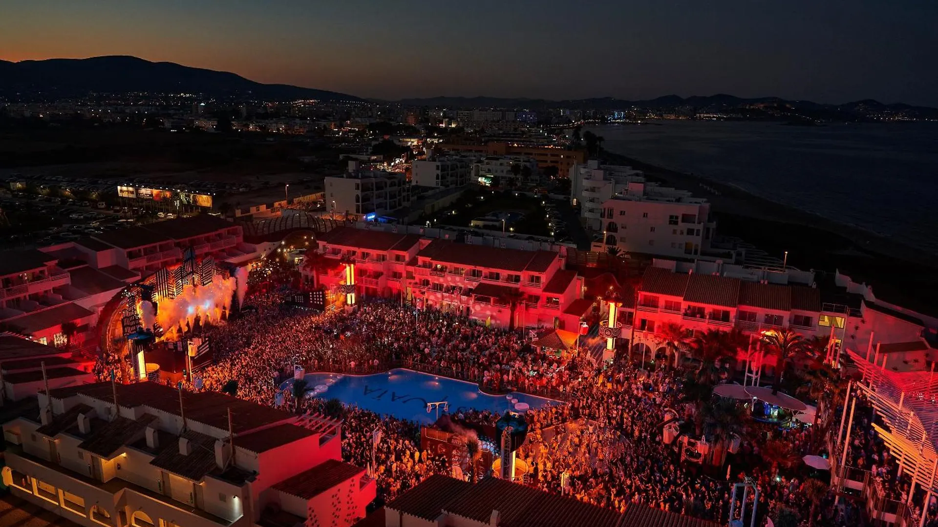 Ushuaia Ibiza Beach Hotel - Adults Only - Club Entrance Included 플라야 덴 보사