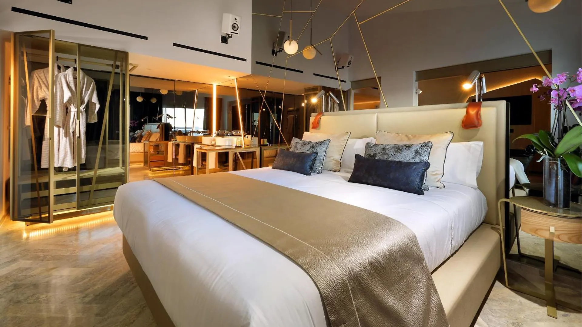 Ushuaia Ibiza Beach Hotel - Adults Only - Club Entrance Included 플라야 덴 보사