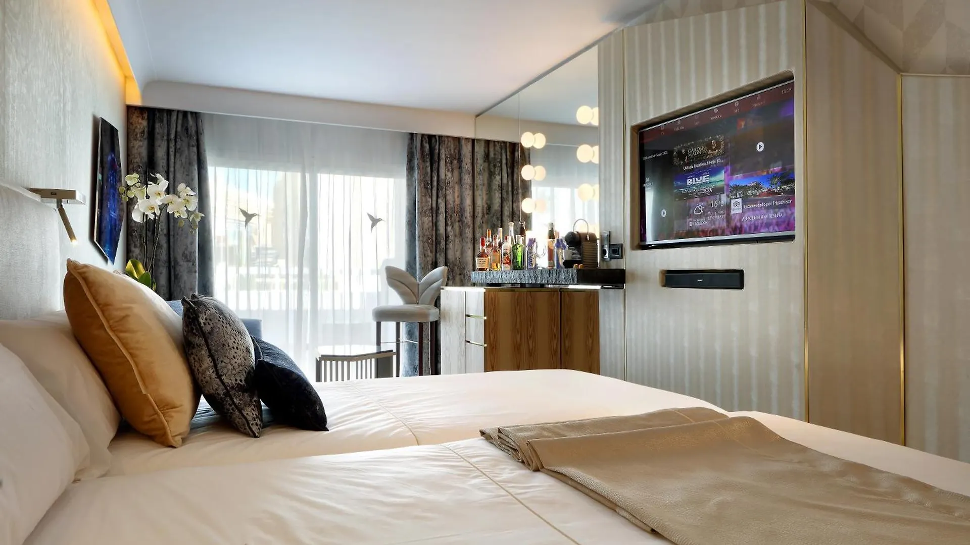 Ushuaia Ibiza Beach Hotel - Adults Only - Club Entrance Included 플라야 덴 보사 5*,